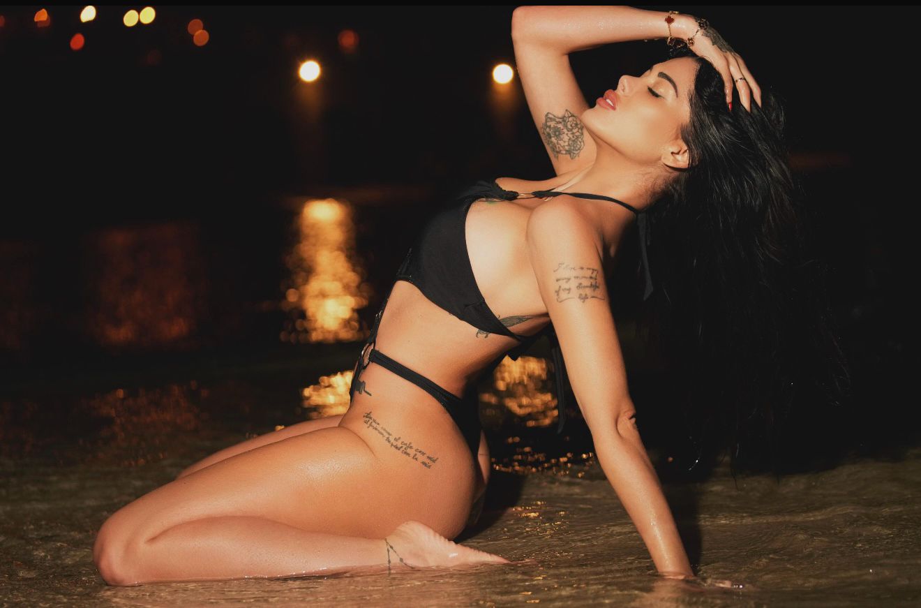 Escort - MIA - Ibiza Tops